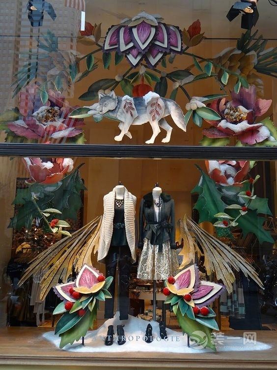 街角的魅力 让人看到就想进店的玻璃橱窗设计效果图